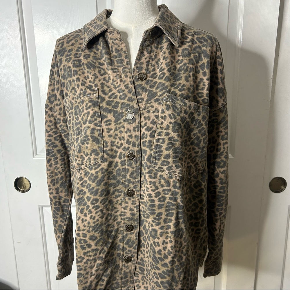 Z Supply (size L) ALL DAY KNIT LEOPARD JACKET
NWT - Picture 5 of 7